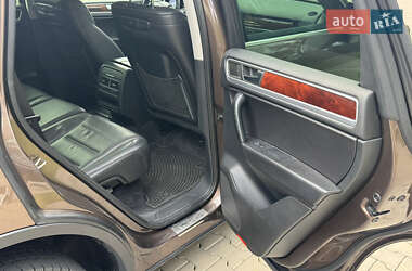 Внедорожник / Кроссовер Volkswagen Touareg 2012 в 