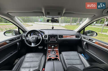 Внедорожник / Кроссовер Volkswagen Touareg 2012 в 