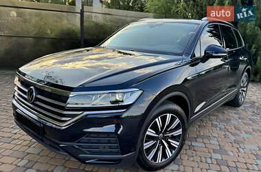 Внедорожник / Кроссовер Volkswagen Touareg 2021 в Киеве