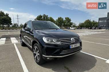 Внедорожник / Кроссовер Volkswagen Touareg 2014 в Николаеве