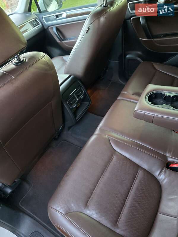 Внедорожник / Кроссовер Volkswagen Touareg 2013 в Киеве фото 12 Внедорожник / Кроссовер Volkswagen Touareg 2013 в Киеве