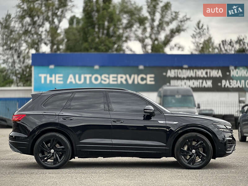Внедорожник / Кроссовер Volkswagen Touareg 2020 в Киеве