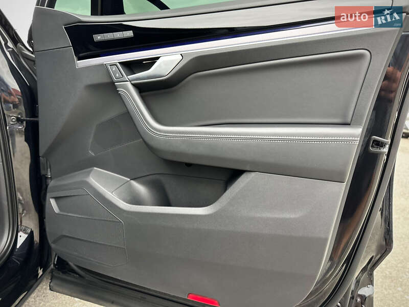 Внедорожник / Кроссовер Volkswagen Touareg 2020 в Киеве