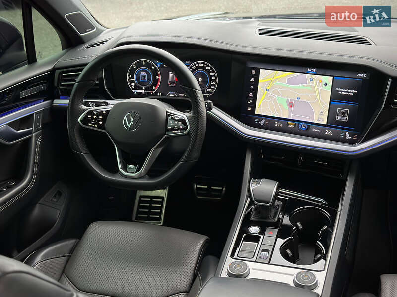 Внедорожник / Кроссовер Volkswagen Touareg 2020 в Киеве