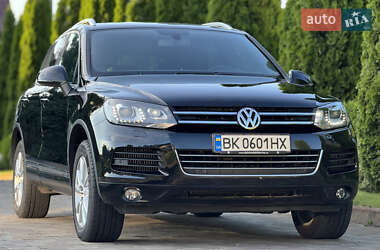 Внедорожник / Кроссовер Volkswagen Touareg 2012 в 