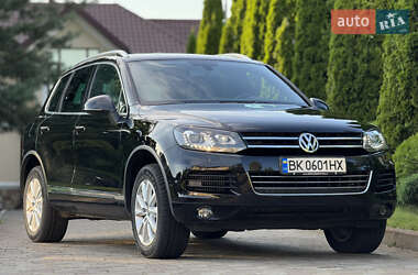 Внедорожник / Кроссовер Volkswagen Touareg 2012 в 