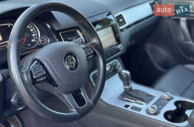 Внедорожник / Кроссовер Volkswagen Touareg 2012 в 