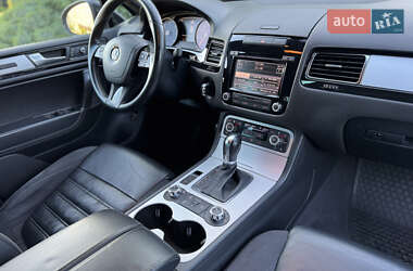 Внедорожник / Кроссовер Volkswagen Touareg 2012 в 