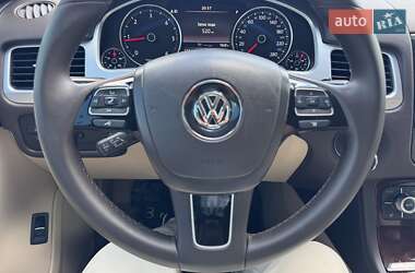 Позашляховик / Кросовер Volkswagen Touareg 2015 в 
