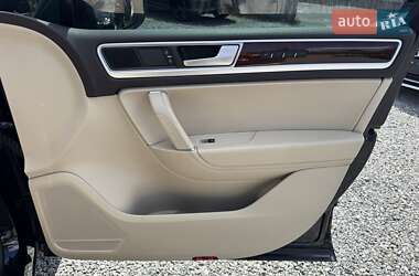 Позашляховик / Кросовер Volkswagen Touareg 2015 в 