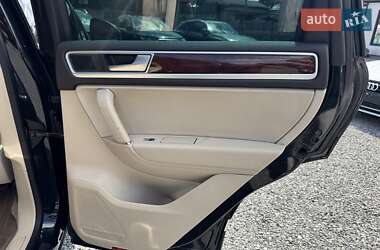 Позашляховик / Кросовер Volkswagen Touareg 2015 в 