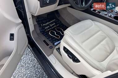 Позашляховик / Кросовер Volkswagen Touareg 2015 в 
