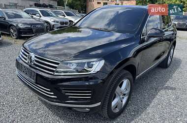 Позашляховик / Кросовер Volkswagen Touareg 2015 в 