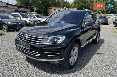 Позашляховик / Кросовер Volkswagen Touareg 2015 в 