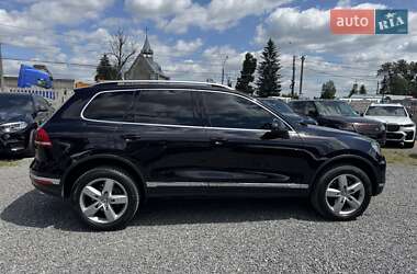 Позашляховик / Кросовер Volkswagen Touareg 2015 в 