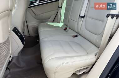 Позашляховик / Кросовер Volkswagen Touareg 2015 в 