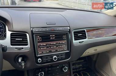 Позашляховик / Кросовер Volkswagen Touareg 2015 в 