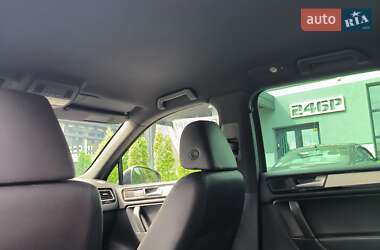 Внедорожник / Кроссовер Volkswagen Touareg 2013 в 