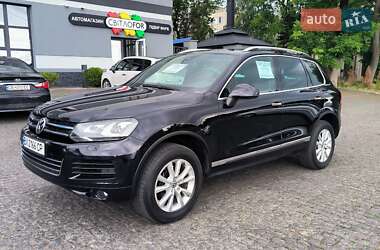 Внедорожник / Кроссовер Volkswagen Touareg 2013 в 