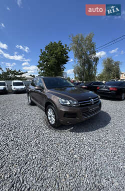 Позашляховик / Кросовер Volkswagen Touareg 2012 в Дергачах