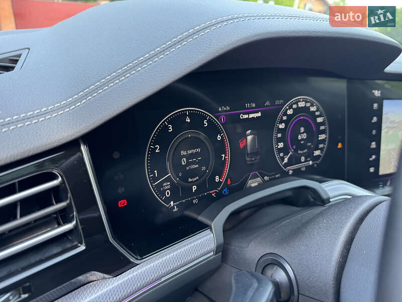 Позашляховик / Кросовер Volkswagen Touareg 2020 в Києві