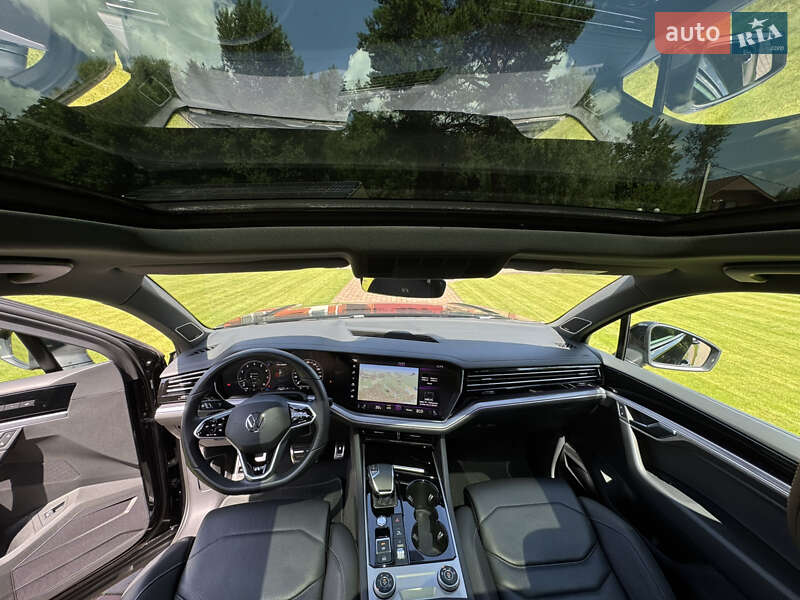 Позашляховик / Кросовер Volkswagen Touareg 2020 в Києві