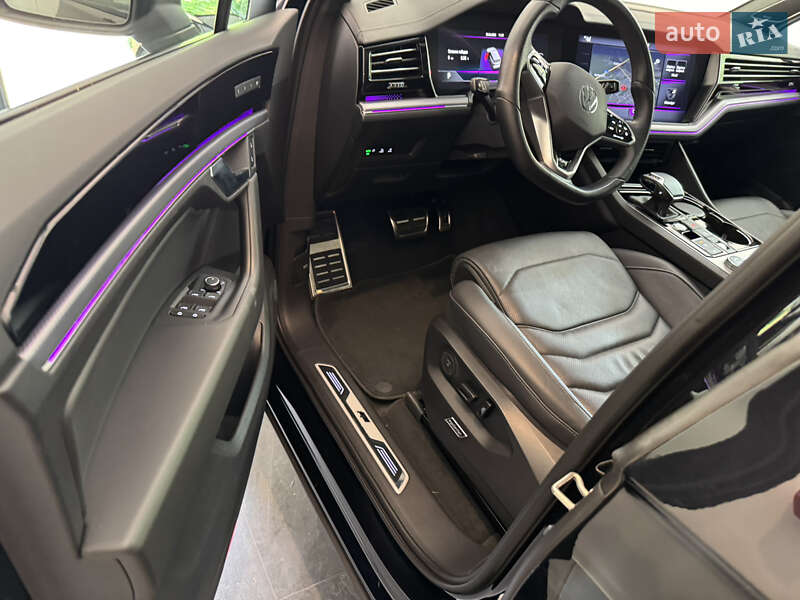 Позашляховик / Кросовер Volkswagen Touareg 2020 в Києві
