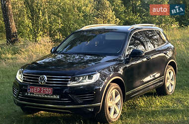Позашляховик / Кросовер Volkswagen Touareg 2016 в Радивиліві