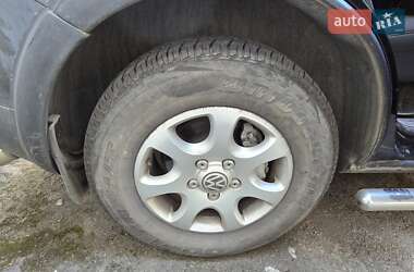 Позашляховик / Кросовер Volkswagen Touareg 2003 в 