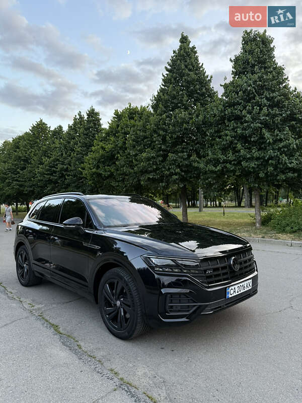 Позашляховик / Кросовер Volkswagen Touareg 2019 в Умані