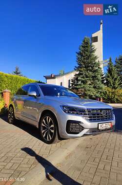 Внедорожник / Кроссовер Volkswagen Touareg 2018 в Мостиске