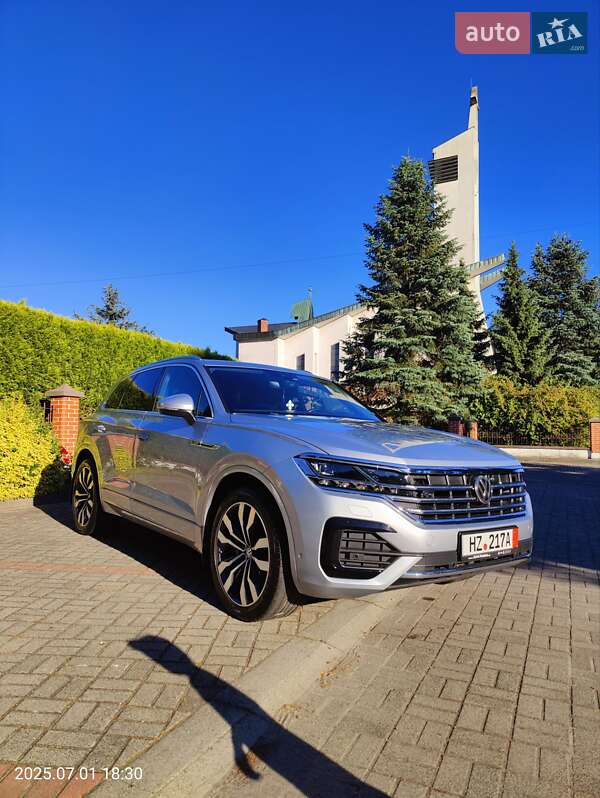 Внедорожник / Кроссовер Volkswagen Touareg 2018 в Мостиске