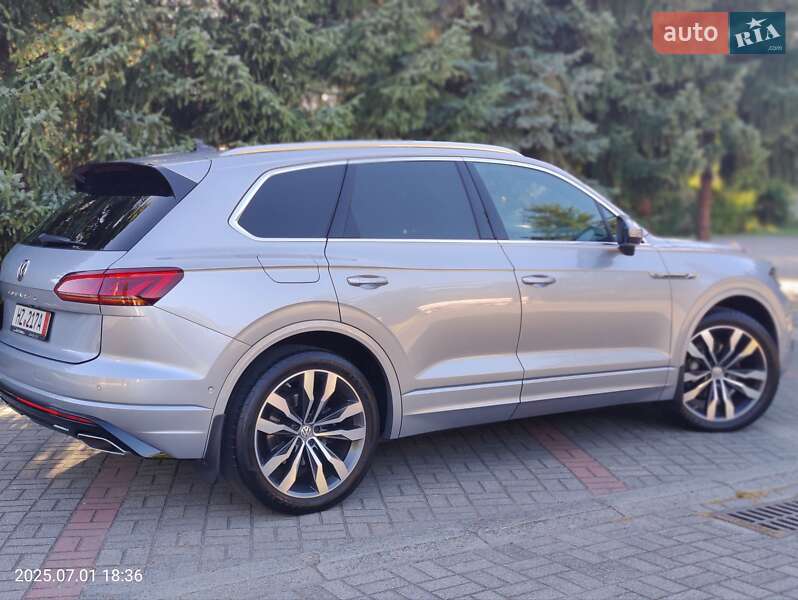 Внедорожник / Кроссовер Volkswagen Touareg 2018 в Мостиске
