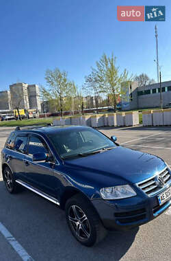 Позашляховик / Кросовер Volkswagen Touareg 2003 в 