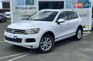 Позашляховик / Кросовер Volkswagen Touareg 2014 в Києві