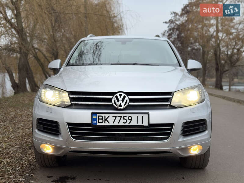 Внедорожник / Кроссовер Volkswagen Touareg 2010 в Луцке