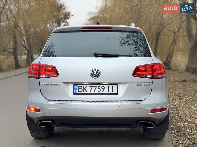 Внедорожник / Кроссовер Volkswagen Touareg 2010 в Луцке