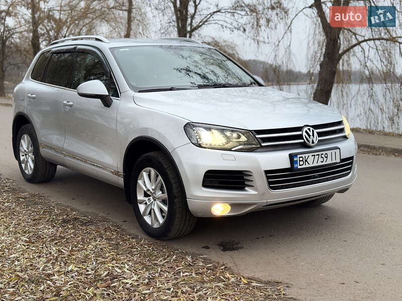 Внедорожник / Кроссовер Volkswagen Touareg 2010 в Луцке