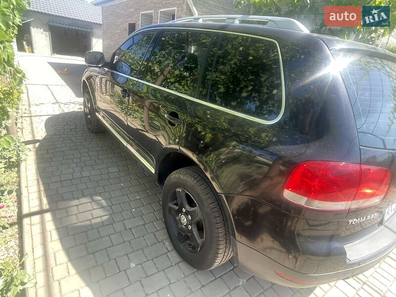 Внедорожник / Кроссовер Volkswagen Touareg 2006 в Николаеве