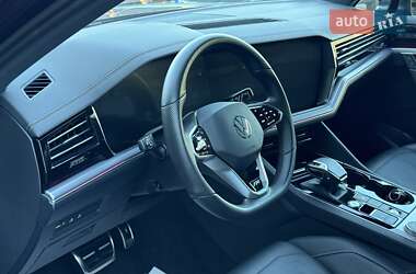 Позашляховик / Кросовер Volkswagen Touareg 2021 в 