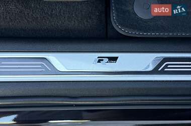 Позашляховик / Кросовер Volkswagen Touareg 2021 в 