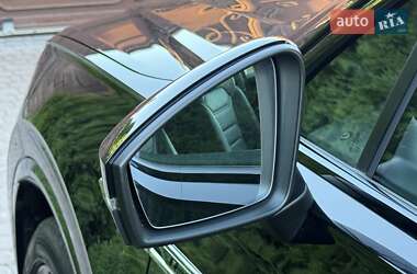 Позашляховик / Кросовер Volkswagen Touareg 2021 в 