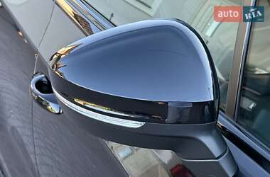 Позашляховик / Кросовер Volkswagen Touareg 2021 в 