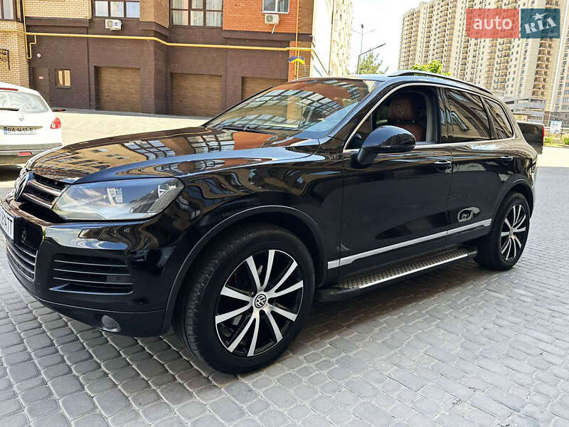Внедорожник / Кроссовер Volkswagen Touareg 2012 в Одессе