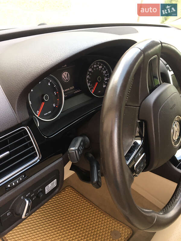 Внедорожник / Кроссовер Volkswagen Touareg 2015 в Косове