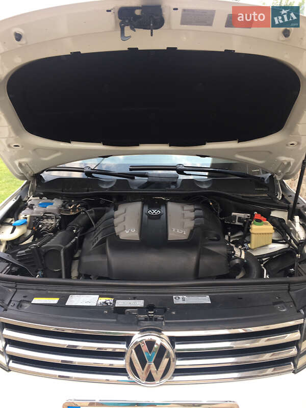 Внедорожник / Кроссовер Volkswagen Touareg 2015 в Косове