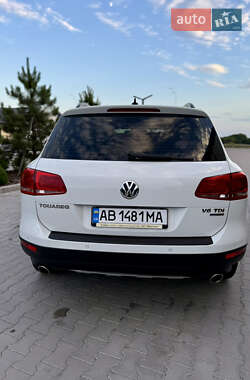 Позашляховик / Кросовер Volkswagen Touareg 2013 в 