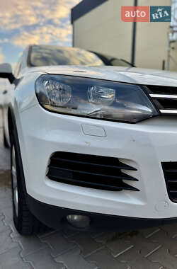Позашляховик / Кросовер Volkswagen Touareg 2013 в 