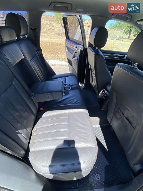 Внедорожник / Кроссовер Volkswagen Touareg 2008 в Белгороде-Днестровском