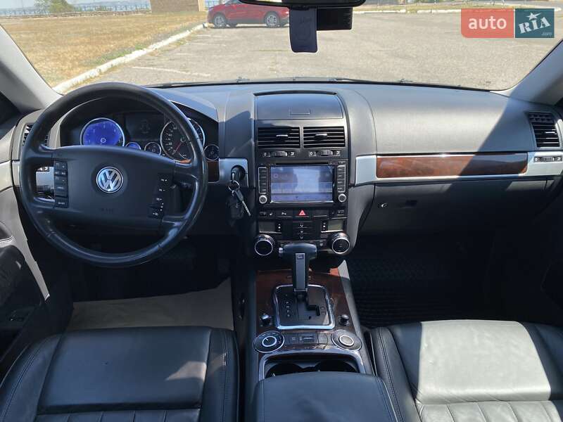 Внедорожник / Кроссовер Volkswagen Touareg 2008 в Белгороде-Днестровском